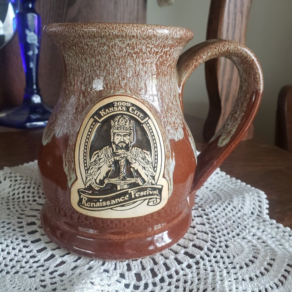 Kansas City Renaissance Festival 2009 Brown Hand Thrown‎ Coffee Mug Cup Grey Fox